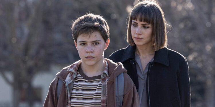 Cerebros en llamas: Lo que la serie Invisible nos enseña (y no vemos) sobre el sufrimiento adolescente