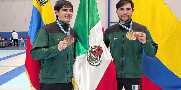Esgrimista poblano va por el oro en equipo