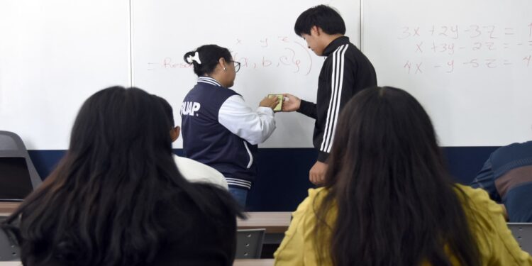 BUAP impulsa bachillerato tecnológico