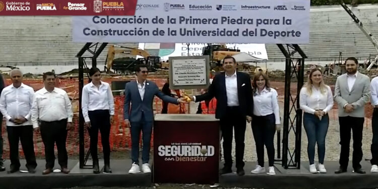 El gobernador Alejandro Armenta colocó la primera piedra de la Universidad del Deporte