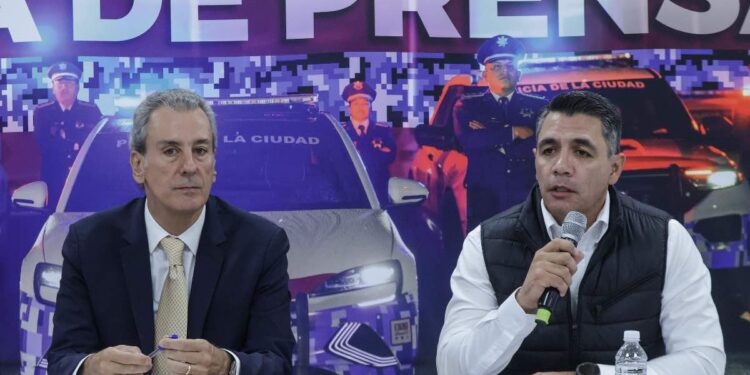 Reforzarán exámenes para policías 