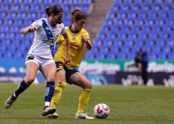 Puebla Femenil visita al líder América