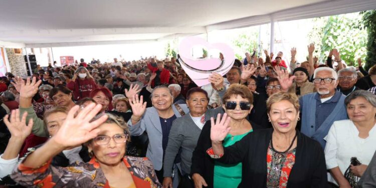 DIF reconoce labor de adultos mayores