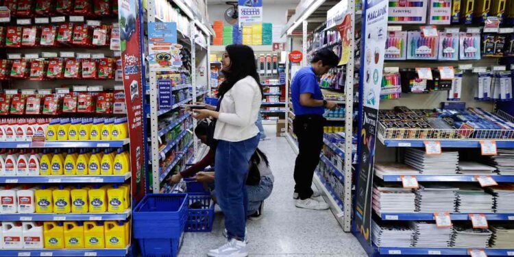 Regresan 1.6 millones de alumnos a la escuela