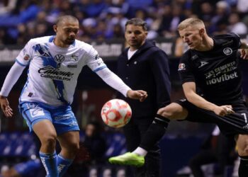 Cruz Azul golea 3-0 al Puebla y lo hunde en el fondo de la tabla