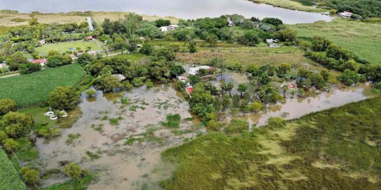 Pega tormenta a 96 municipios