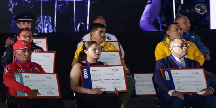 Confirman predio, 300 viviendas para policías