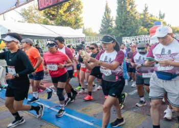 Corredores llenan calles de Puebla