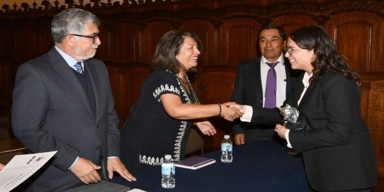 Entrega BUAP Premio a Mejor Tesis de Posgrado