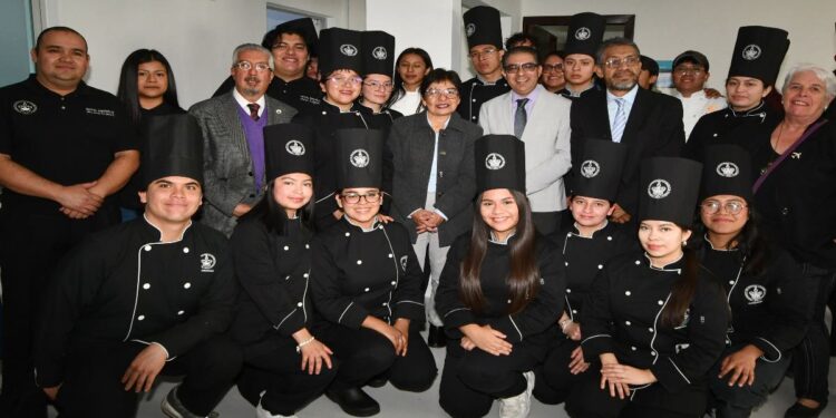 Inauguran espacios en hotel escuela