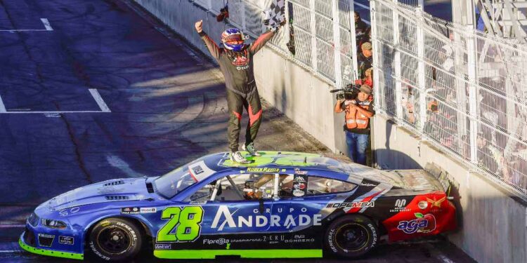 NASCAR cierra la temporada en Amozoc