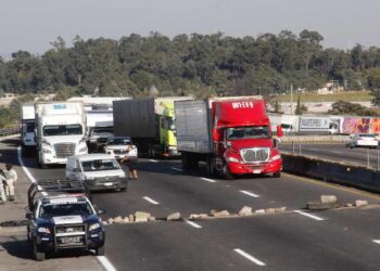 Canacintra alerta daños por bloqueos viales