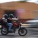 Puebla analiza imponer casco certificado a motociclistas