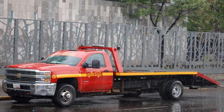 Crearán cinco corralones para abaratar grúas