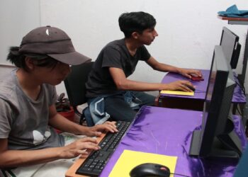 Ciberbachilleratos buscan reducir deserción escolar