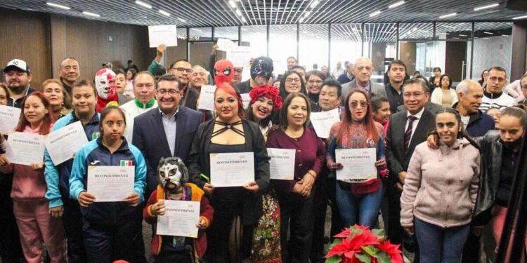 Reconocen talento de paratletas poblanos