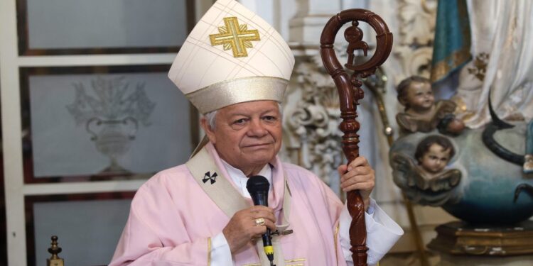 Reconoce arzobispo labor de gobernador