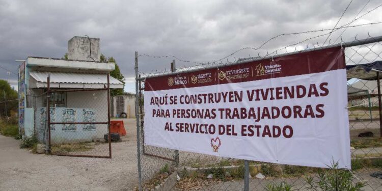Entregan predio para 427 viviendas ISSSTE