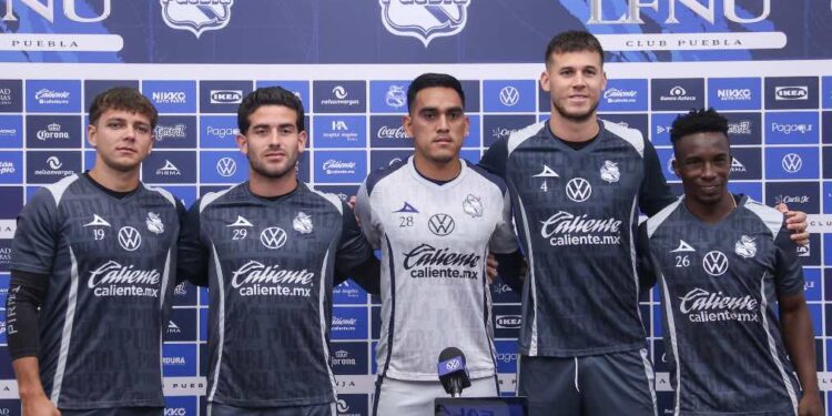 Llegan cinco refuerzos al Puebla