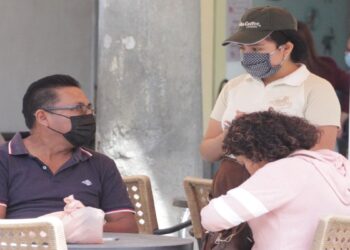 Mujeres, en 32 % de puestos de liderazgo