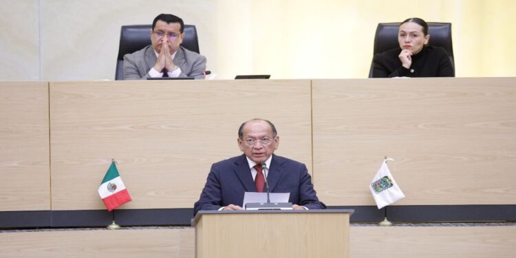 Comparece Aguilar Pala ante Congreso local