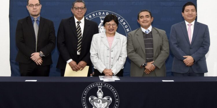 “Destaca FCE de la BUAP por su investigación”