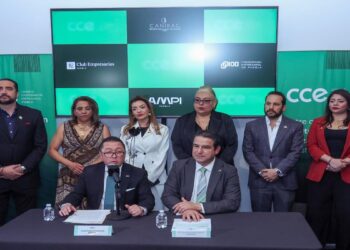 Juan Pablo Cisneros asume presidencia del CCE
