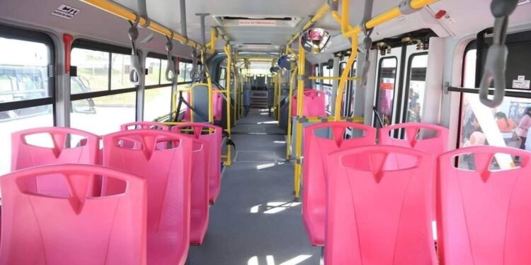 Buscan prevenir delitos a mujeres en transporte