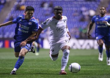 Cruz Azul demuestra su poderío contra Vancouver