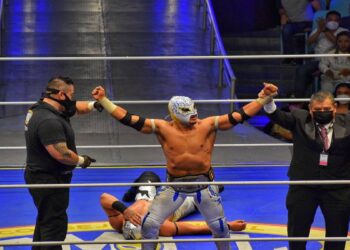Gana Stigma combate de lucha libre en Osaka