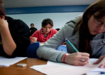 Alertan por carreras sin validez