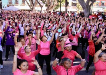 Realizan activación física masiva por Día de la Mujer