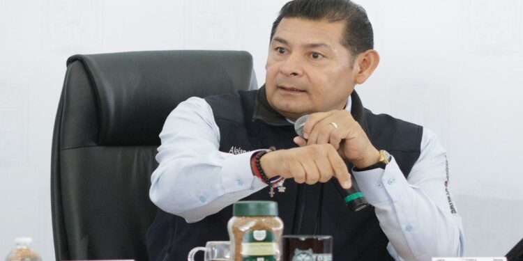 Plantean democratizar el Poder Judicial en Puebla