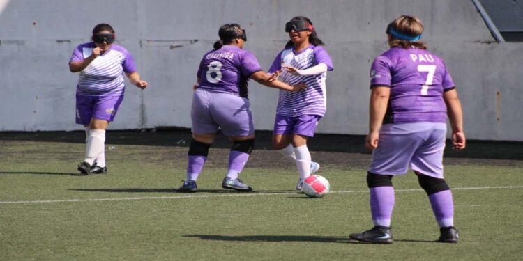 Impulsan futbol femenil para ciegas