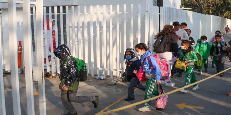 Acuerdo con SNTE 51 reanuda clases en BINE