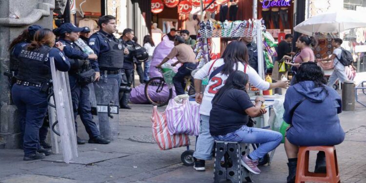Operativo permanente contra ambulantes