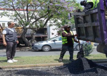 Supervisa Chedraui obras de bacheo en El Mirador
