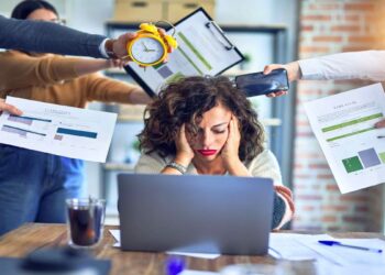 Padecen siete de cada 10 trabajadores estrés laboral
