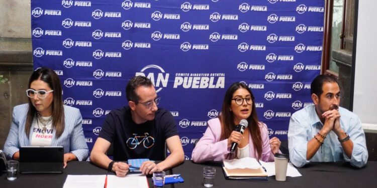 De seguridad, charla entre Riestra y Armenta Mier