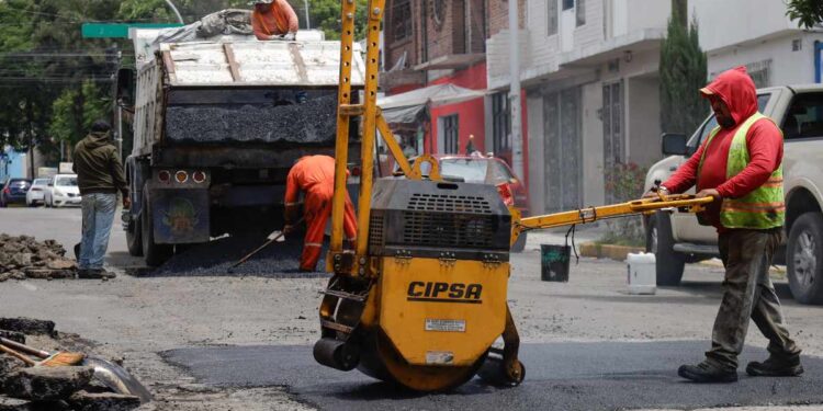 Supervisa José Chedraui obras de bacheo
