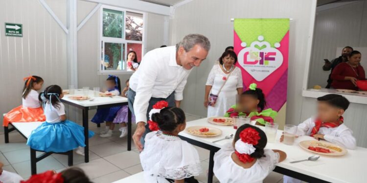 José Chedraui inaugura nuevos desayunadores