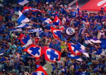 Azul Oscuro, Azul Celeste: el documental que desnuda el poder detrás del fútbol mexicano