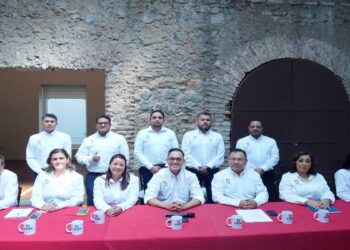 Administrativos de VW buscan contrato colectivo