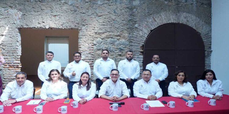 Administrativos de VW buscan contrato colectivo