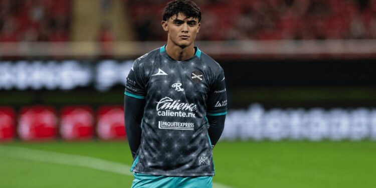 Ángel Leyva llega a la defensa de La Franja
