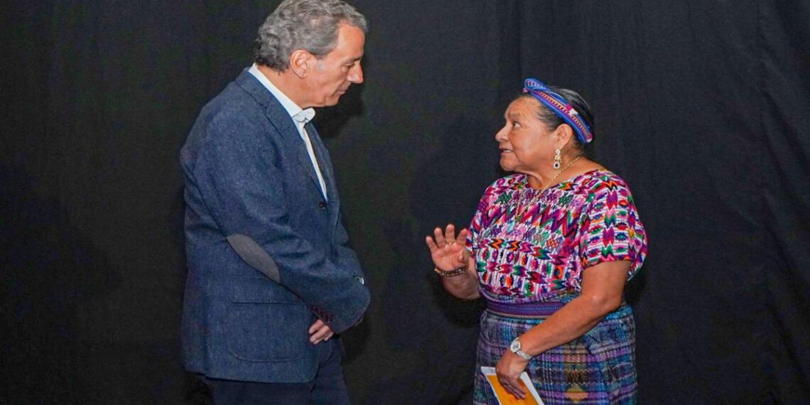 Alcalde José Chedraui recibe a Premio Nobel de la Paz