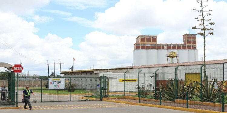 Reubicarán a 400 técnicos despedidos