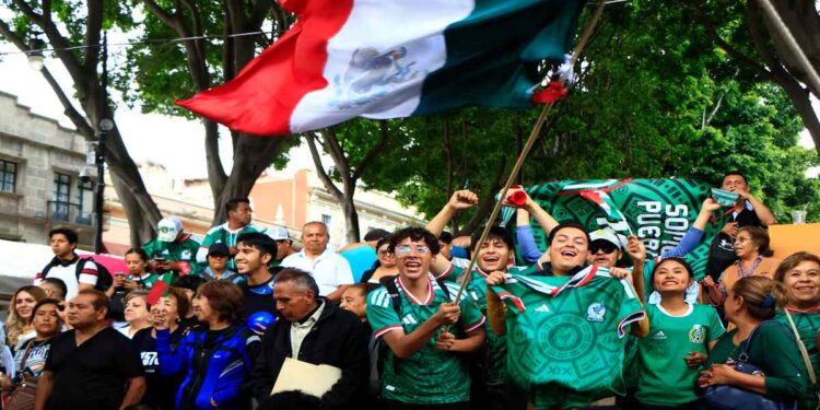 El zócalo de Puebla vibró con el arranque del Mundial