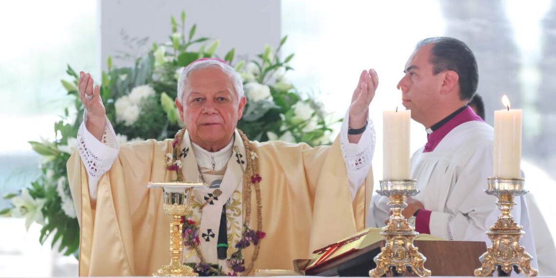 Víctor Sánchez festeja cinco décadas de sacerdocio