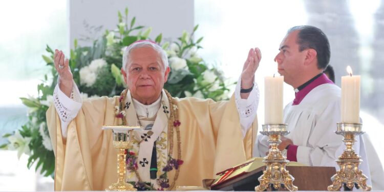 Víctor Sánchez festeja cinco décadas de sacerdocio